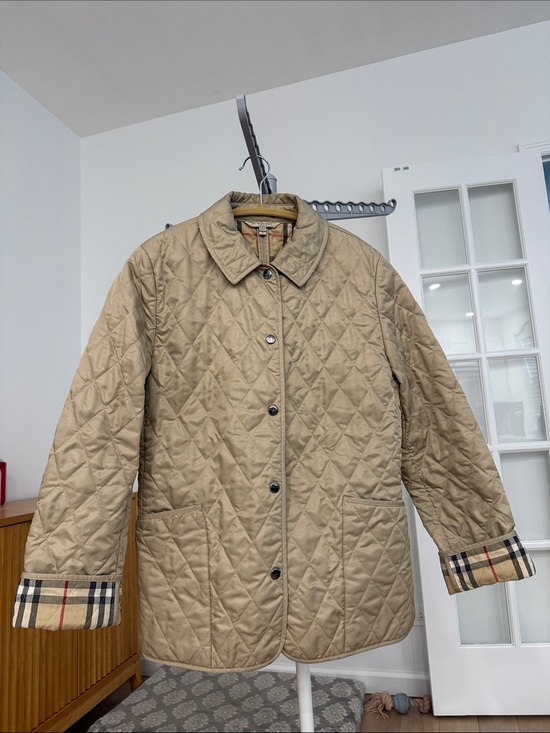 Burberry Jackets & Blazers - Burberry Quilted Women's Jacket. Size S. tan beige